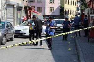 Fatih'te silahlı kavga: 1'i ağır 3 kişi yaralandı