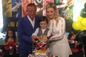 Ali Ağaoğlu ve Petek Ert&uuml;re oğulları i&ccedil;in bir araya geldi