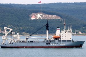 Rus askeri gemisi, &Ccedil;anakkale Boğazı'ndan ge&ccedil;ti