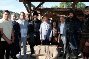 Cumhurbaşkanı Yardımcısı Oktay'dan dizi setine ziyaret