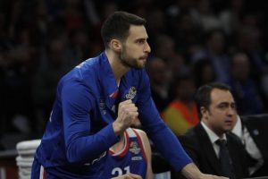 Doğuş Balbay iki yıl daha Anadolu Efes'te