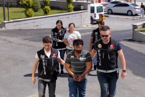 Karaman'da uyuşturucu operasyonu! 2 g&ouml;zaltı