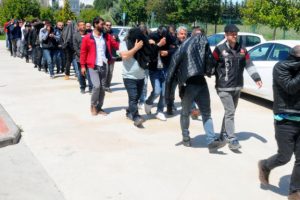 Gaziantep'te 5 ayda aranan 1656 h&uuml;k&uuml;ml&uuml; yakalandı