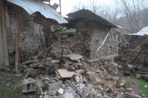5.2'lik deprem, bin 325 ev ve ahıra zarar vermiş