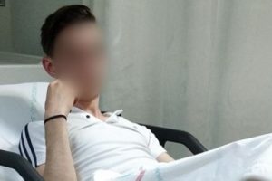 Okul &ccedil;ıkışı bı&ccedil;aklı saldırı