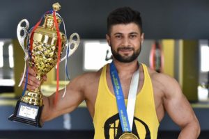 Mustafa Dombaycı, kilo almak i&ccedil;in başladığı sporda d&uuml;nya şampiyonu oldu