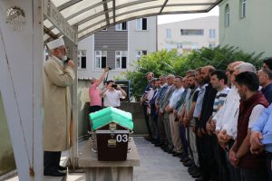 Yol verme kavgasında hayatını kaybeden gen&ccedil; toprağa verildi