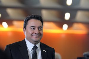 "Ali Babacan eksenli grup &uuml;lke meseleleri &uuml;zerine dosyalar hazırlıyor"