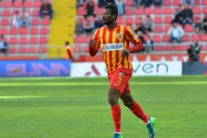 Asamoah Gyan yine haciz g&ouml;nderdi