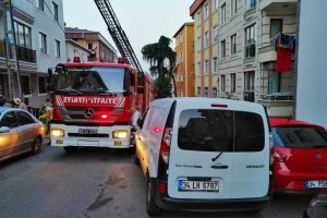 Hatalı park itfaiyeye ge&ccedil;it vermedi