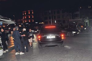 &Uuml;nl&uuml; futbolcu trafiği birbirine kattı
