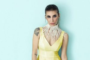 İrem Derici, sosyal medya &uuml;zerinden &ouml;z&uuml;r diledi