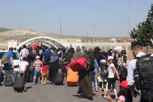 &Ouml;nc&uuml;pınar'dan 13 bin Suriyeli tatil i&ccedil;in memleketine ge&ccedil;ti