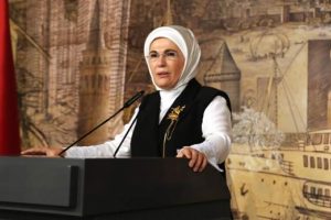 Emine Erdoğan, hayırsever iş insanlarıyla iftarda buluştu