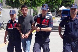Turistlere uyuşturucu satarken yakalandı