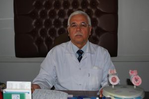 Kamyonetin &ccedil;arptığı emekli doktor can verdi