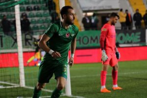 Akhisarsporlu Cikalleshi'ye milli davet
