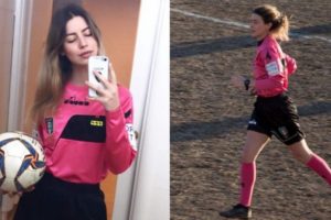Kadın hakeme saha ortasında iğren&ccedil; taciz