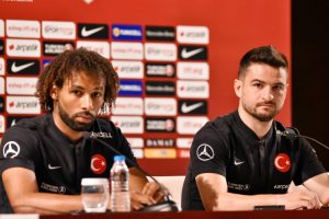 &Ouml;mer Ali Şahiner ve Nazım Sangare milli takım kampında konuştu