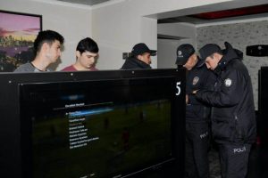 Balıkesir'de aranan 17 kişi yakalandı
