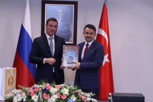 Bakan Pakdemirli, Rus mevkidaşı Patrushev ile g&ouml;r&uuml;şt&uuml;