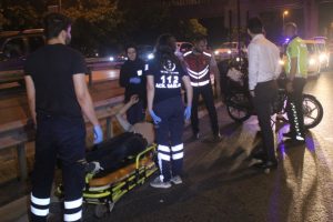 Motosiklet ile otomobil &ccedil;arpıştı: 2 yaralı