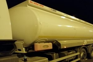 Akaryakıt ka&ccedil;ak&ccedil;ılarına baskın: 42 ton yakıt ele ge&ccedil;irildi