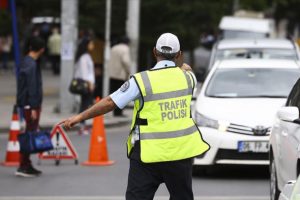 Bayramda 185 bin trafik personeli g&ouml;rev yapacak