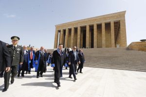 Sayıştay Başkanı Baş'tan, Anıtkabir'e ziyaret