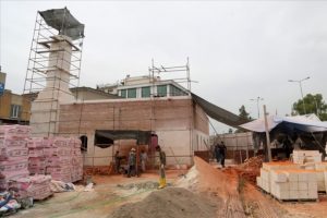 Tarihi cami eski temeli &uuml;zerinden yeniden y&uuml;kseliyor