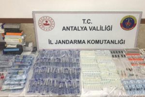 Turistlere ka&ccedil;ak botoks yapılan kuaf&ouml;r salonuna baskın