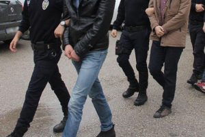 İzmir'de ByLock operasyonu: 8 g&ouml;zaltı