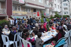 800 yıllık ramazan geleneğini s&uuml;rd&uuml;r&uuml;yorlar
