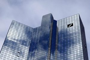 Deutsche Bank hisseleri tarihin en d&uuml;ş&uuml;k d&uuml;zeyine geriledi