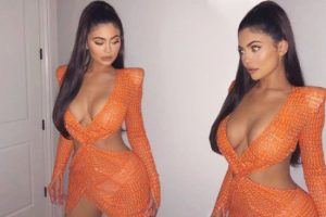 Kylie Jenner, elbisesinin fiyatıyla dudak u&ccedil;uklattı