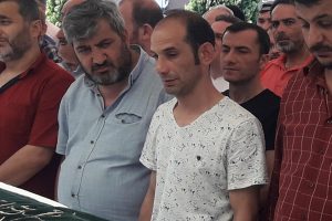Minib&uuml;s &ccedil;arpan minik Alperen, son yolculuğuna uğurlandı