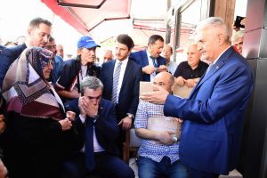 Yıldırım, Bakırk&ouml;y'de esnafı ziyaret etti