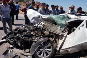 Kamyonla &ccedil;arpışan otomobilin s&uuml;r&uuml;c&uuml;s&uuml; &ouml;ld&uuml;