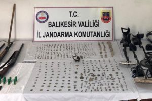 Balıkesir'de eş zamanlı tarihi eser operasyonu