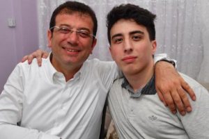 İmamoğlu'dan sınava hazırlanan &ouml;ğrenciye birlikte &ccedil;alışma s&ouml;z&uuml;