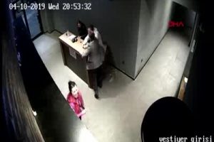 Patrondan personele "ayağa kalkmadın" dayağı