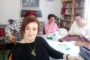 Bursa'da m&uuml;badil kadınları ev hanımlarına kurs veriyor