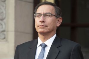 Peru Devlet Başkanı Vizcarra parlamentoyu feshetmekle tehdit etti