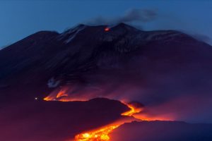 Etna yanardağı aktif duruma ge&ccedil;ti