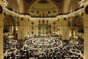 Kadir Gecesi'nde 38 bin 690 cami sabaha kadar a&ccedil;ık olacak