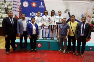 Bursa Judo akademisi meyvelerini veriyor