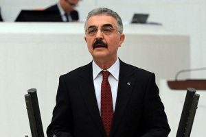 "Kom&uuml;nist Başkan diye pohpohlanan şahıs 'Y&uuml;z verirsen ayıya' atas&ouml;z&uuml;n&uuml; ispatlama gayesinde"