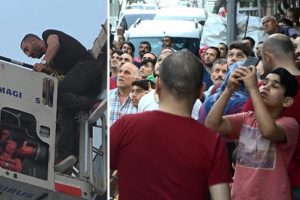 Mahalleliyi sokağa d&ouml;ken yangın