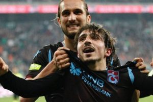 Abd&uuml;lkadir &Ouml;m&uuml;r i&ccedil;in Trabzonspor'a 15 milyon Euro