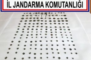Ş&uuml;pheli ara&ccedil;ta 181 adet tarihi eser ele ge&ccedil;irildi